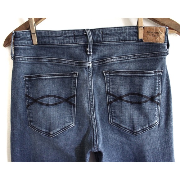 A&F High Rise Cropped Flare Raw Hem Jeans 8 29 Preowned - Picture 6 of 9